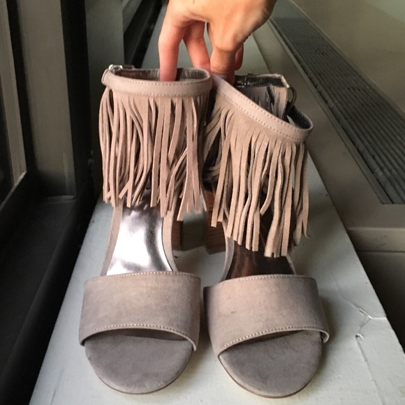 Carlos by Carlos Santana Gilda Block Heel Sandal - Picture 3 of 7